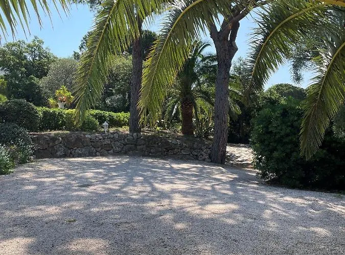 Alojamento de Acomodação e Pequeno-almoço Paradis Provençal