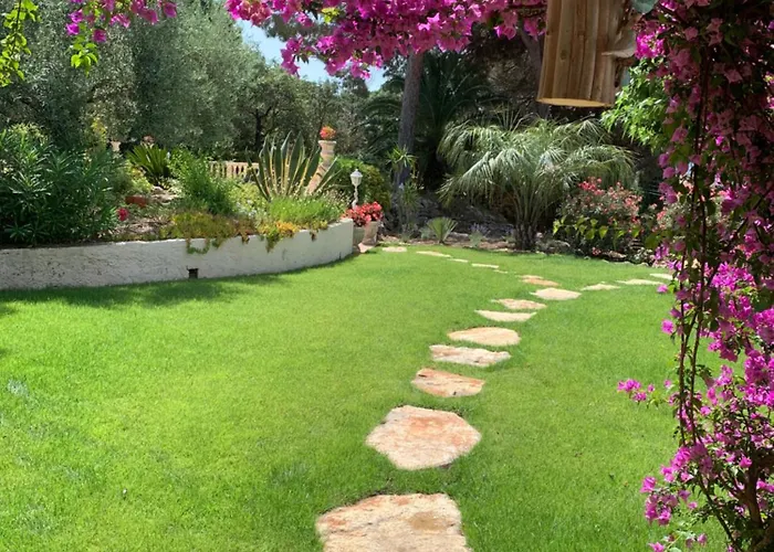 Paradis Provencal Bed & Breakfast 4*